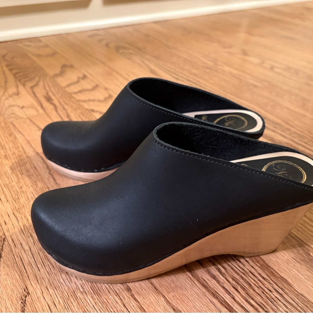 No. 6 Black Leather Clogs Sz 38
